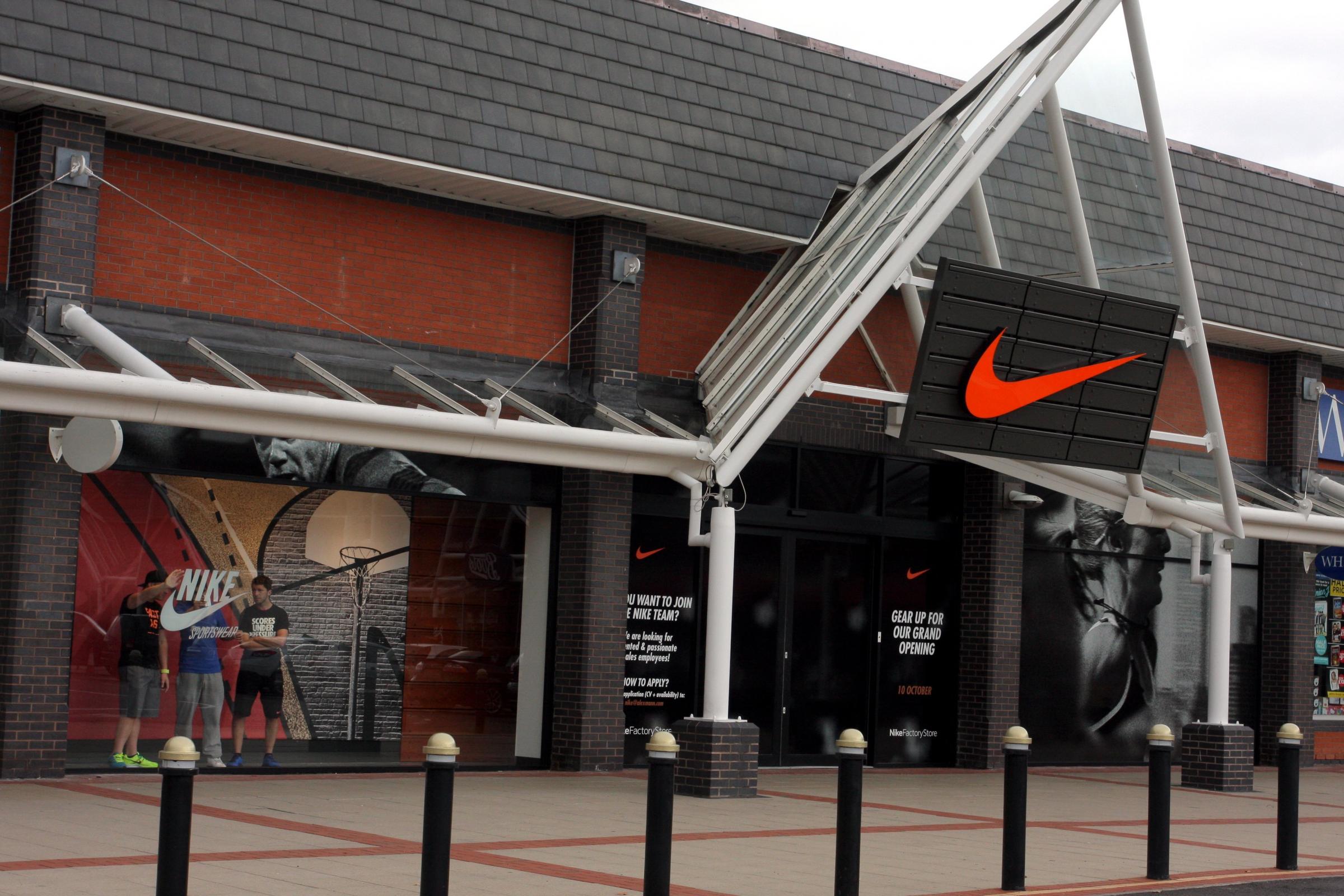 does nike store close 