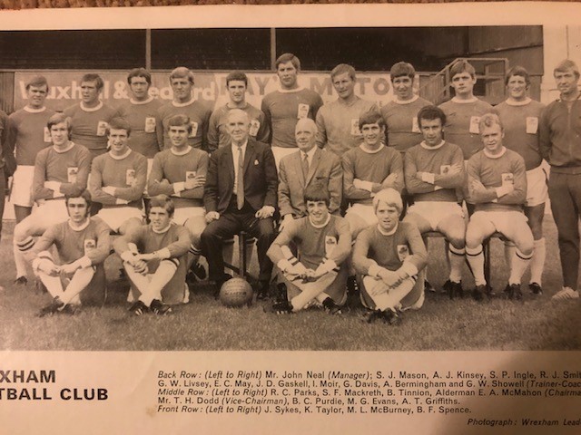 Stephen Mackreth (middle row, second from left) was among the Wrexham FC squad during the 1969-70 campaign.