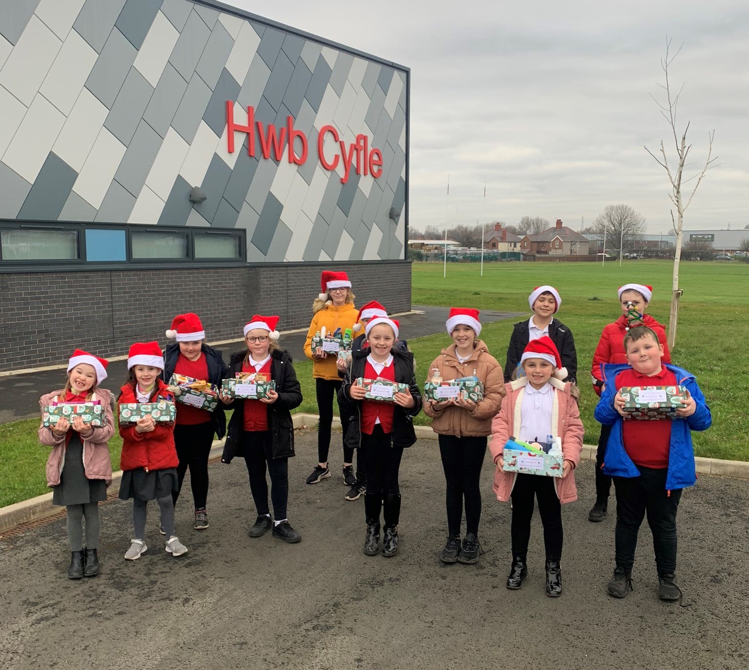Pupils from Queensferry CP School collected, made and delivered hampers to deserving people in their community over Christmas.