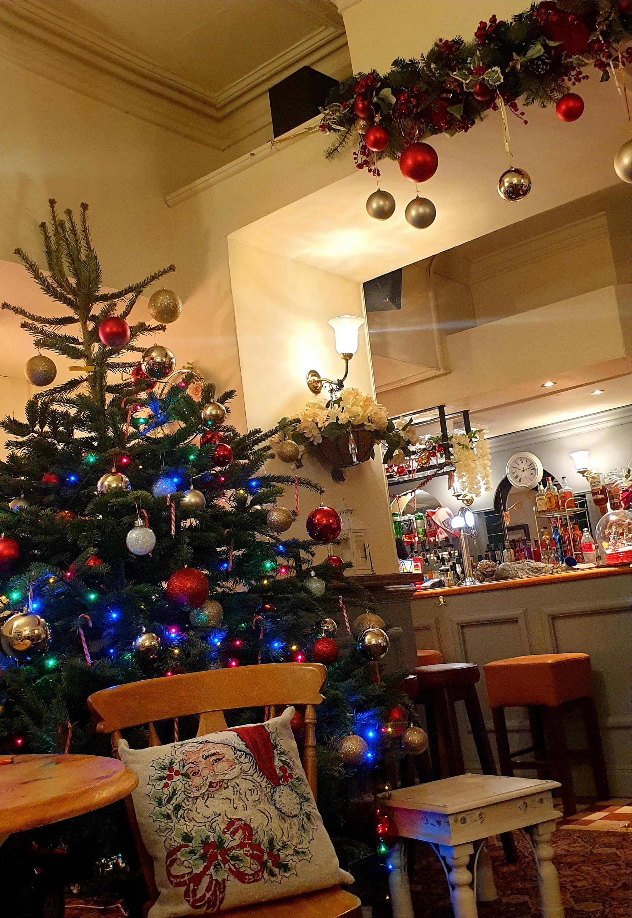 We won best dressed pub for our area with Marstons, I was determined to get a real tree in the pub!