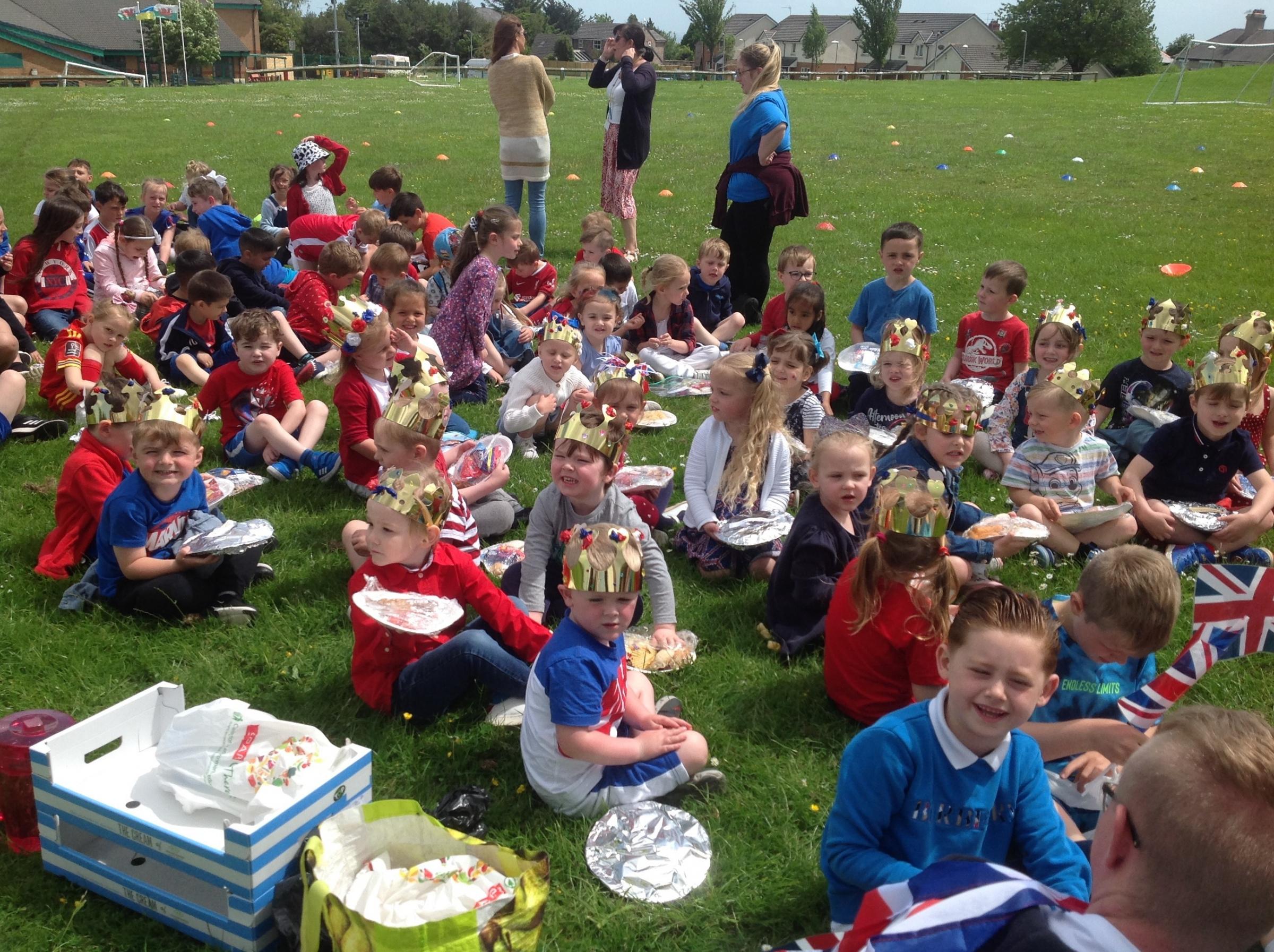 Children from Foundation Phase at Penygelli School enjoying their Jubilee picnic.