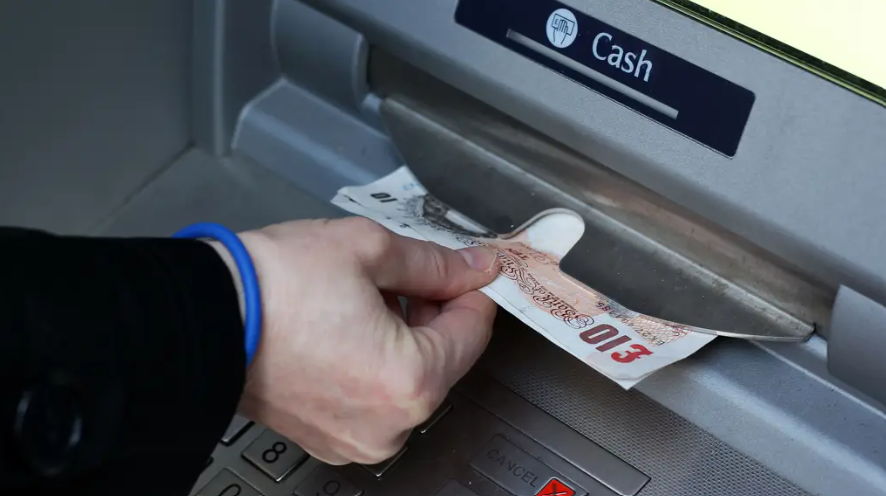 Police issue warning over new cash machine scam putting your money at risk