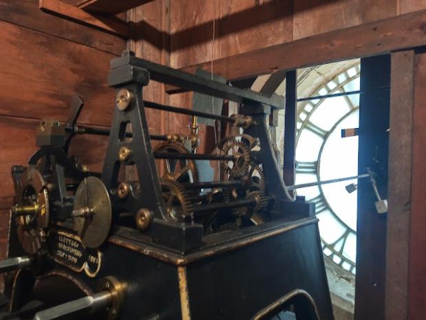 The Leader: The complex 136-year-old winding mechanism behind the clock face (image: Llanblogger)