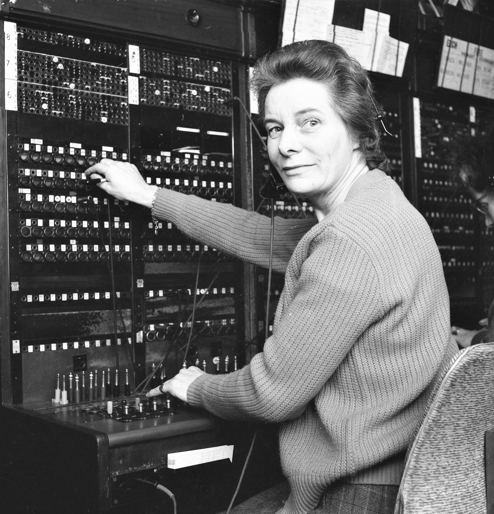 Elsie Gleed, working at the Rhos Telephone Exchange in 1969.