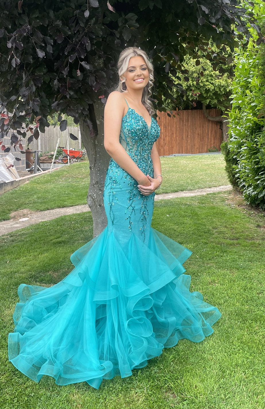 Maisie Jayne Roberts, From Bagillt, ready for the Flint High School prom.