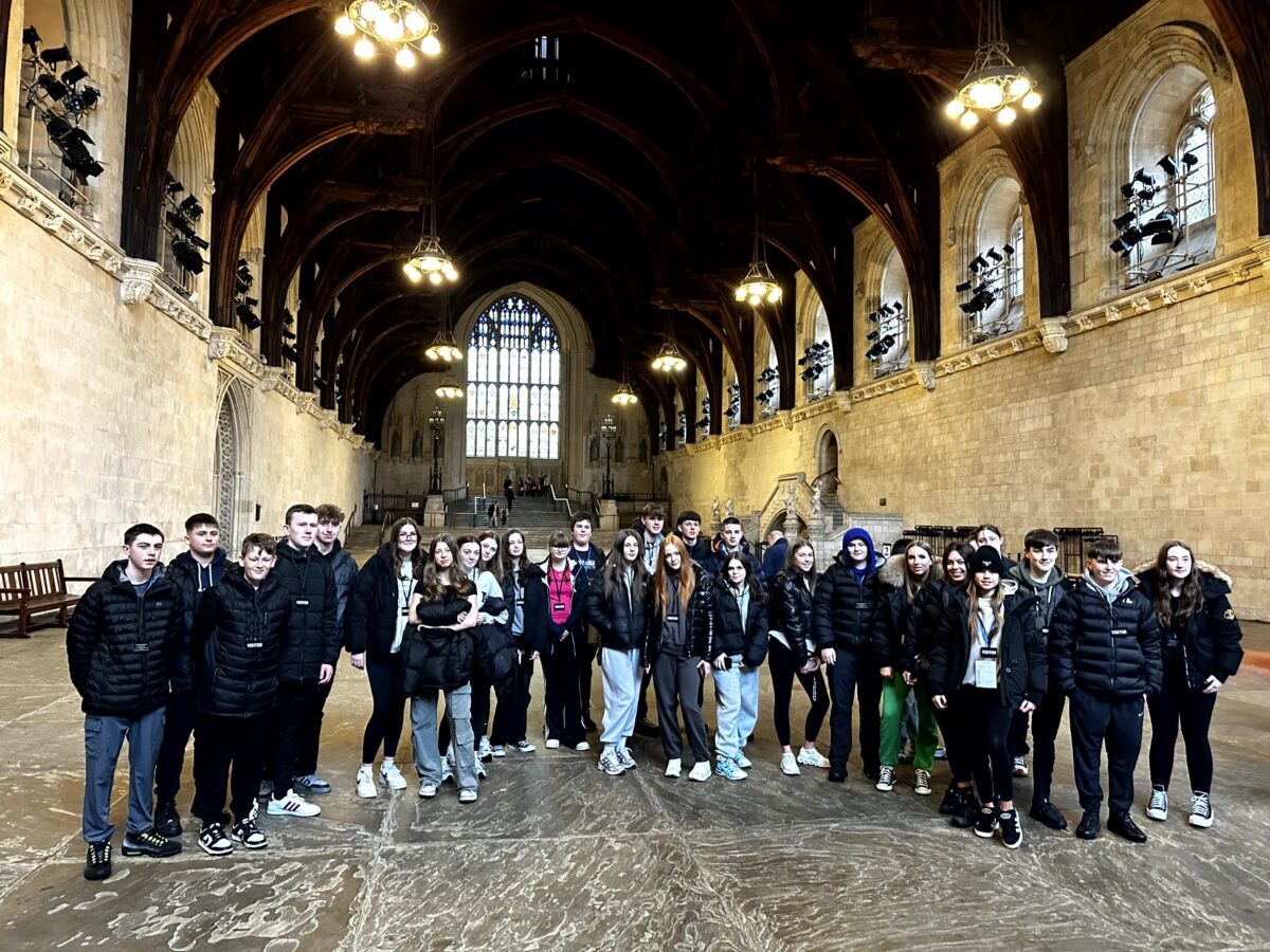 Ysgol Rhiwabon history students in London.