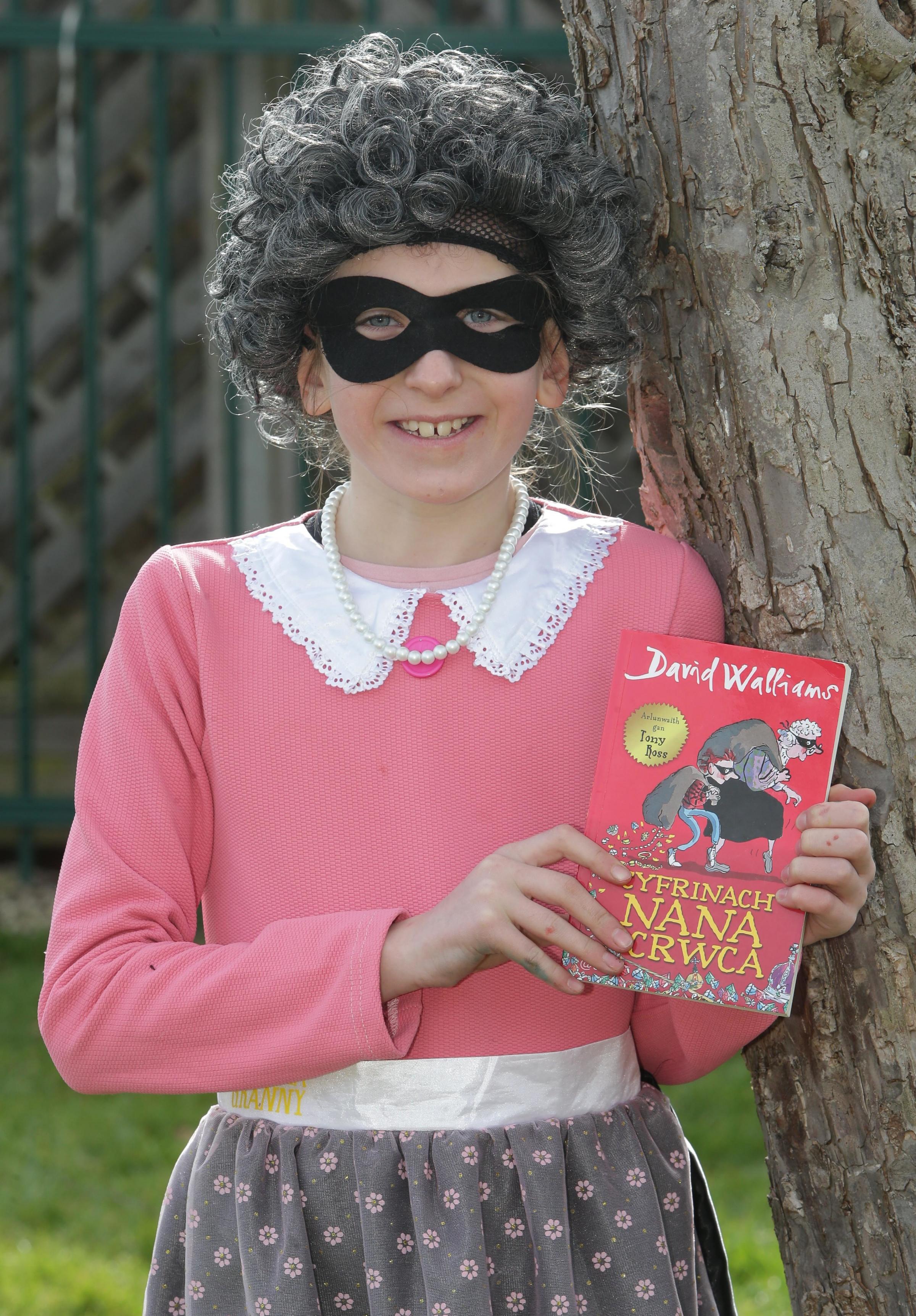 World Book Day, Ysgol Glanrafon, Gangster Granny - Lola Rogers.